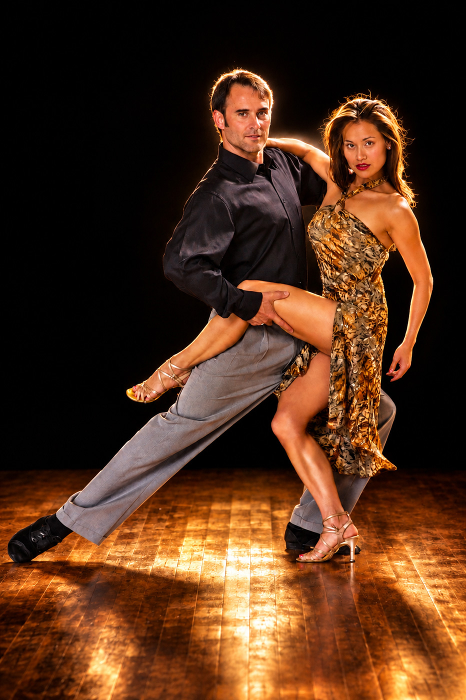 Flamenco dancers : World Dances article