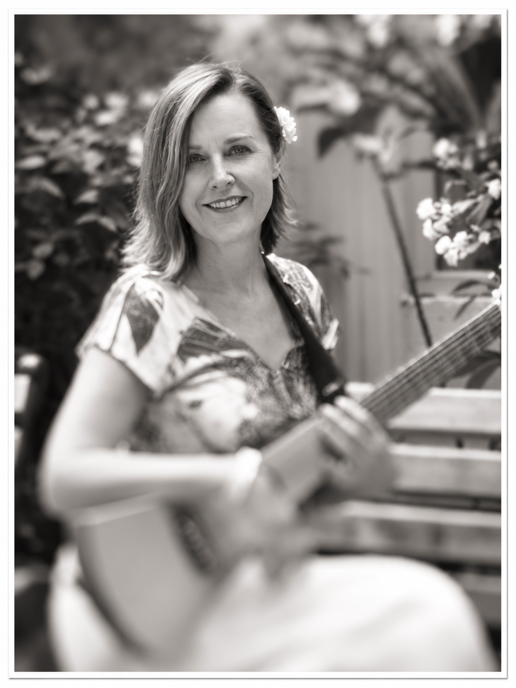 Black-and-white Lensbaby portrait of Jana Stanfield