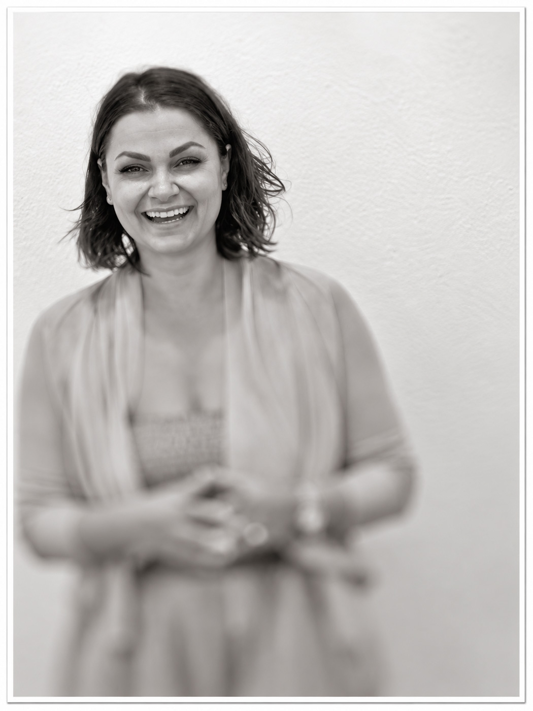 Black-and-white Lensbaby portrait of Jill Douka